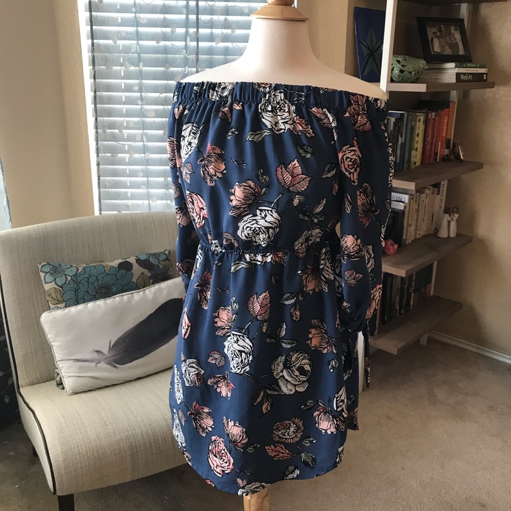 3/$20 🥳 Off the Shoulder Dress